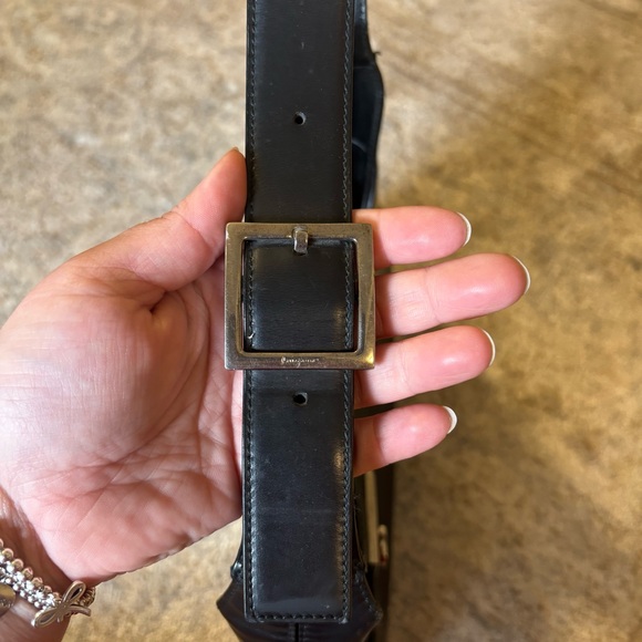 Salvatore Ferragamo Vintage Black Leather Shoulder Bag - Picture 5 of 9